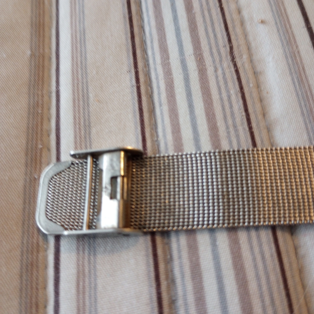 Hello Kitty Silver Mesh Watch - Picture 6 of 6